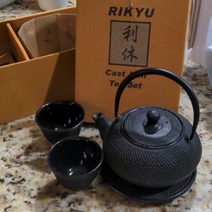 Rikyu Cast Iron Tea Set - Teapot + 2 cups + trivet